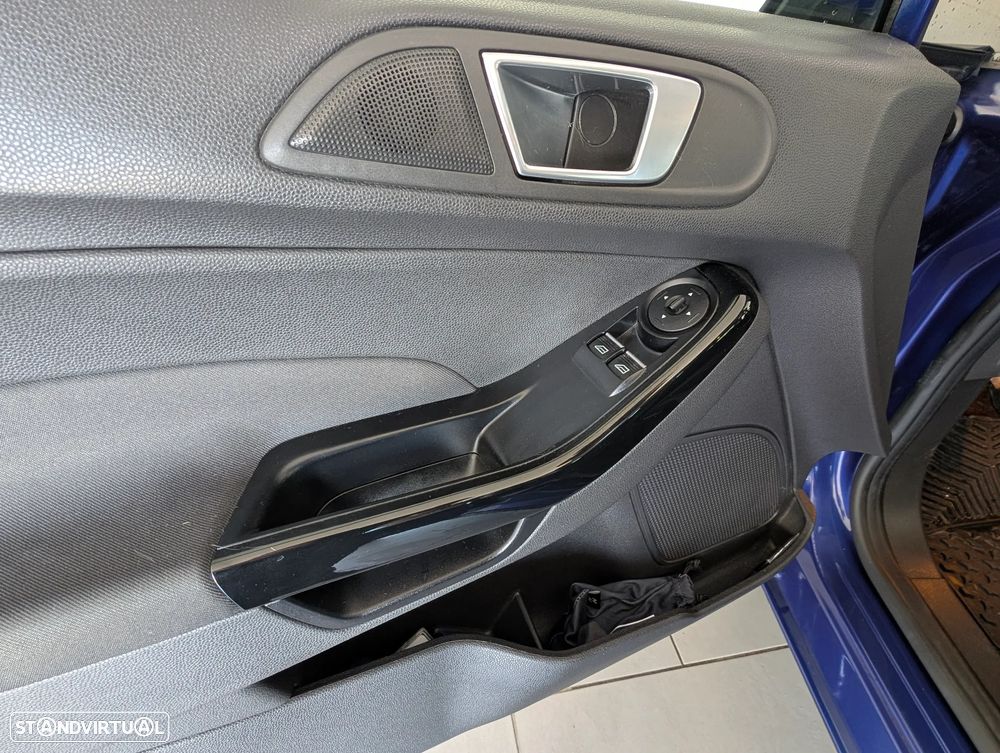 Ford Fiesta 1.0 EcoBoost Titanium - 10