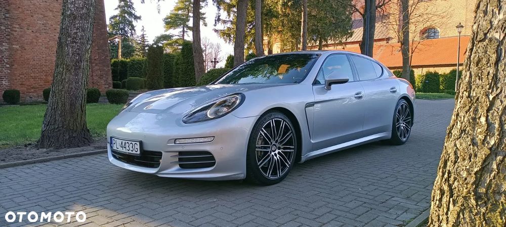 Porsche Panamera 4 Edition - 1