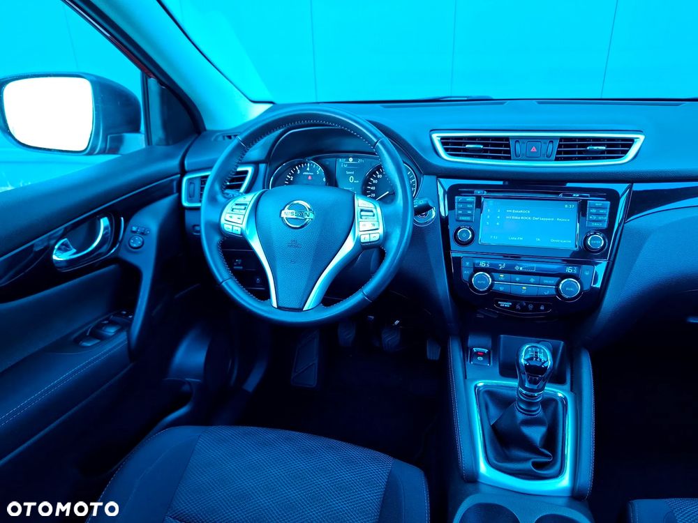 Nissan Qashqai 1.6 DIG-T N-Connecta - 28
