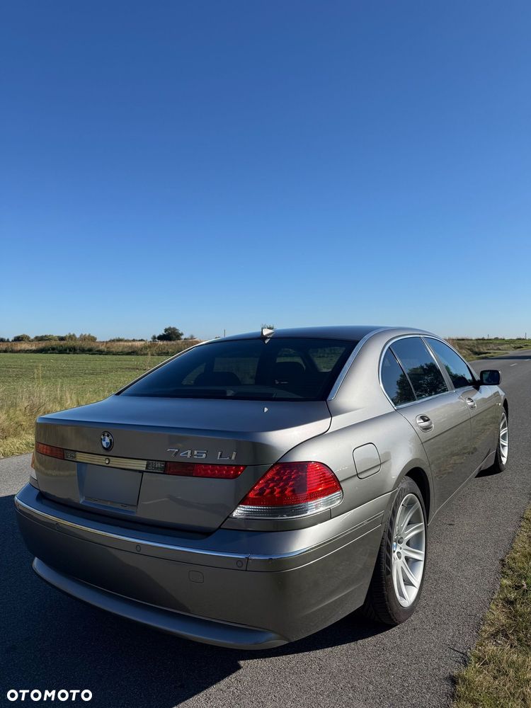 BMW Seria 7 745i L - 1