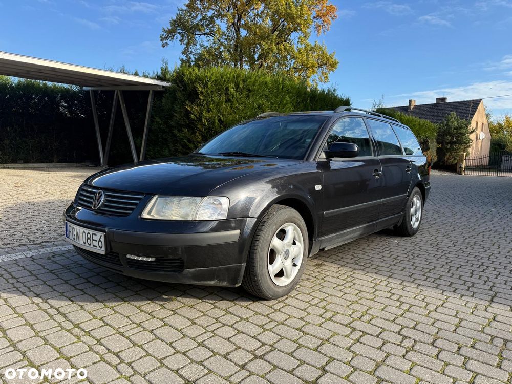 Volkswagen Passat - 1
