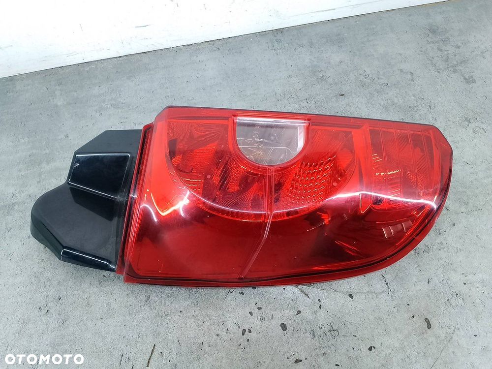 LAMPA TYLNA LEWA MITSUBISHI COLT VI FL HATCHBACK 5D - 1