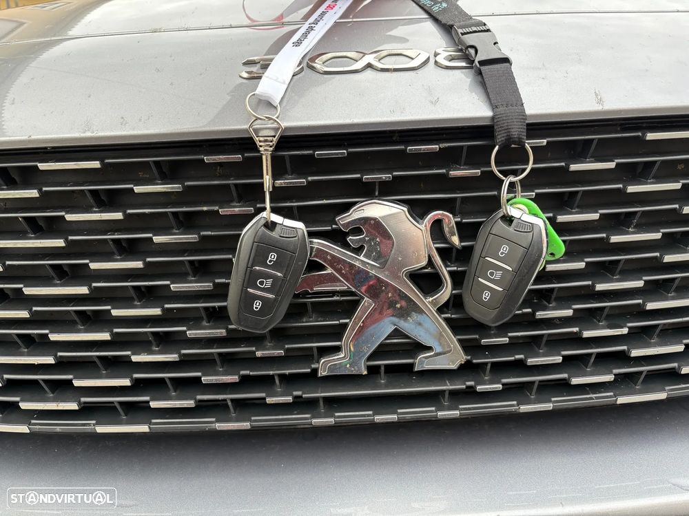 Peugeot 3008 1.6 Hybrid Allure e-EAT8 - 27