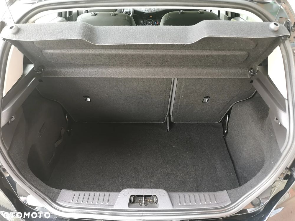 Ford Fiesta 1.25 Titanium - 24