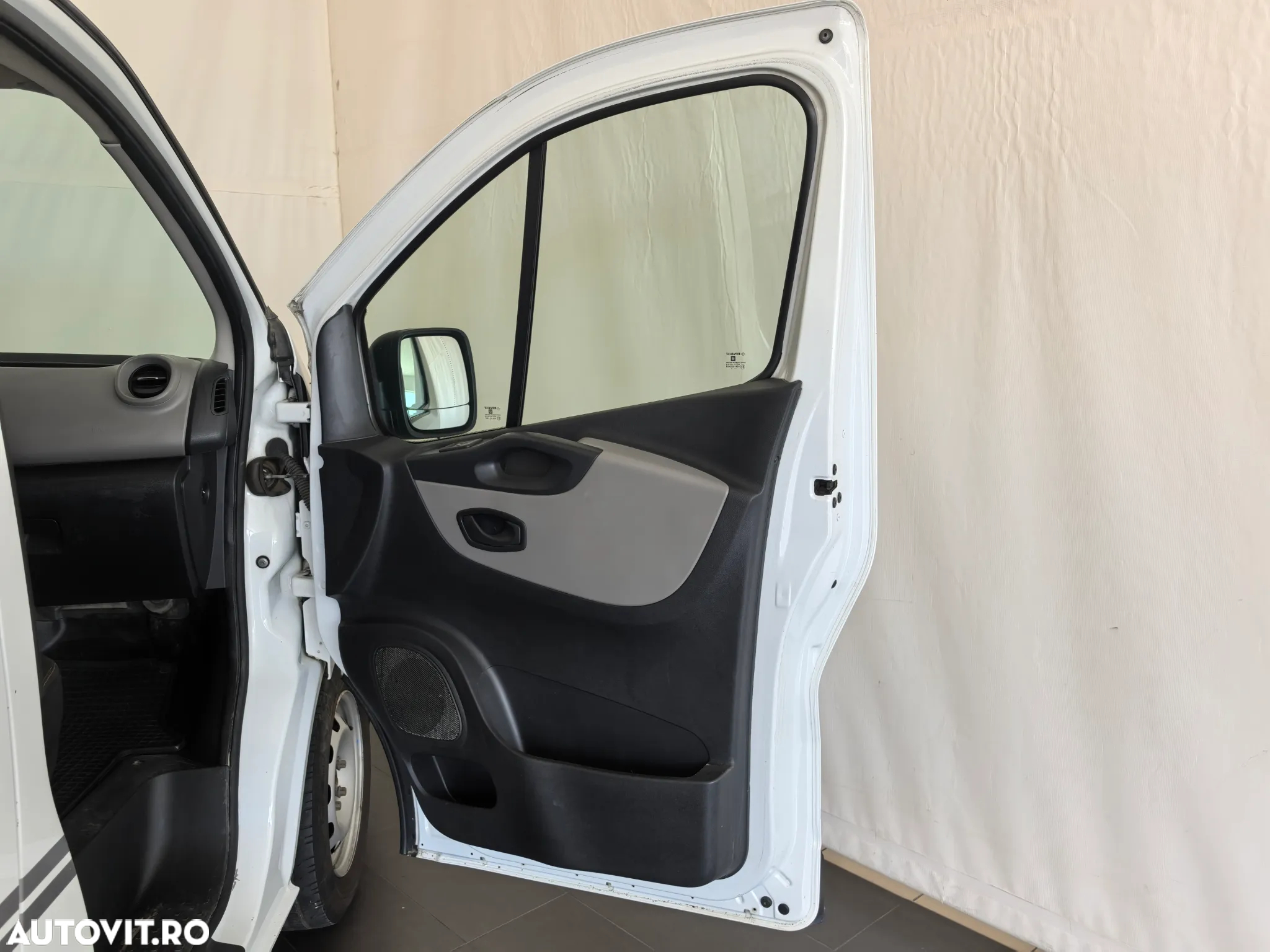 Renault Trafic - 19
