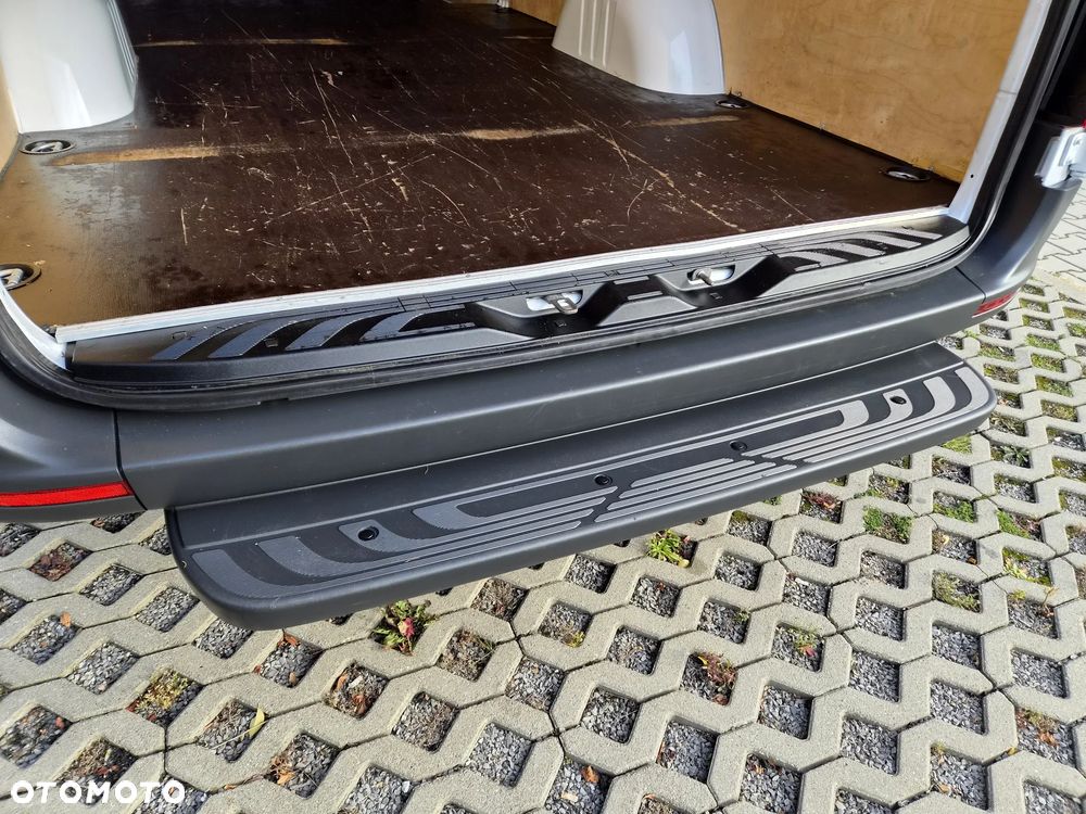 Mercedes-Benz Sprinter - 16