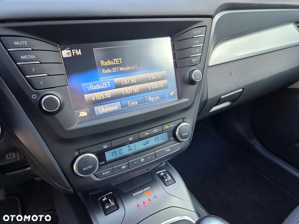 Toyota Avensis Touring Sports 1.8 Business Edition - 13