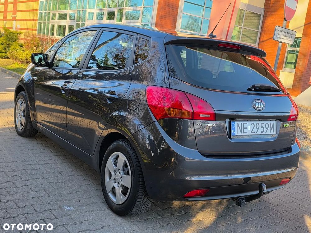 Kia Venga 1.4 CVVT Black Collection - 10