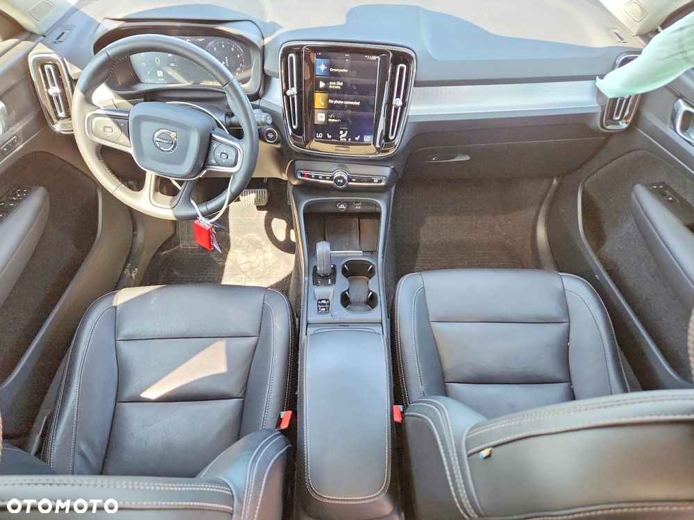 Volvo XC 40 T5 AWD Geartronic Momentum Pro - 9