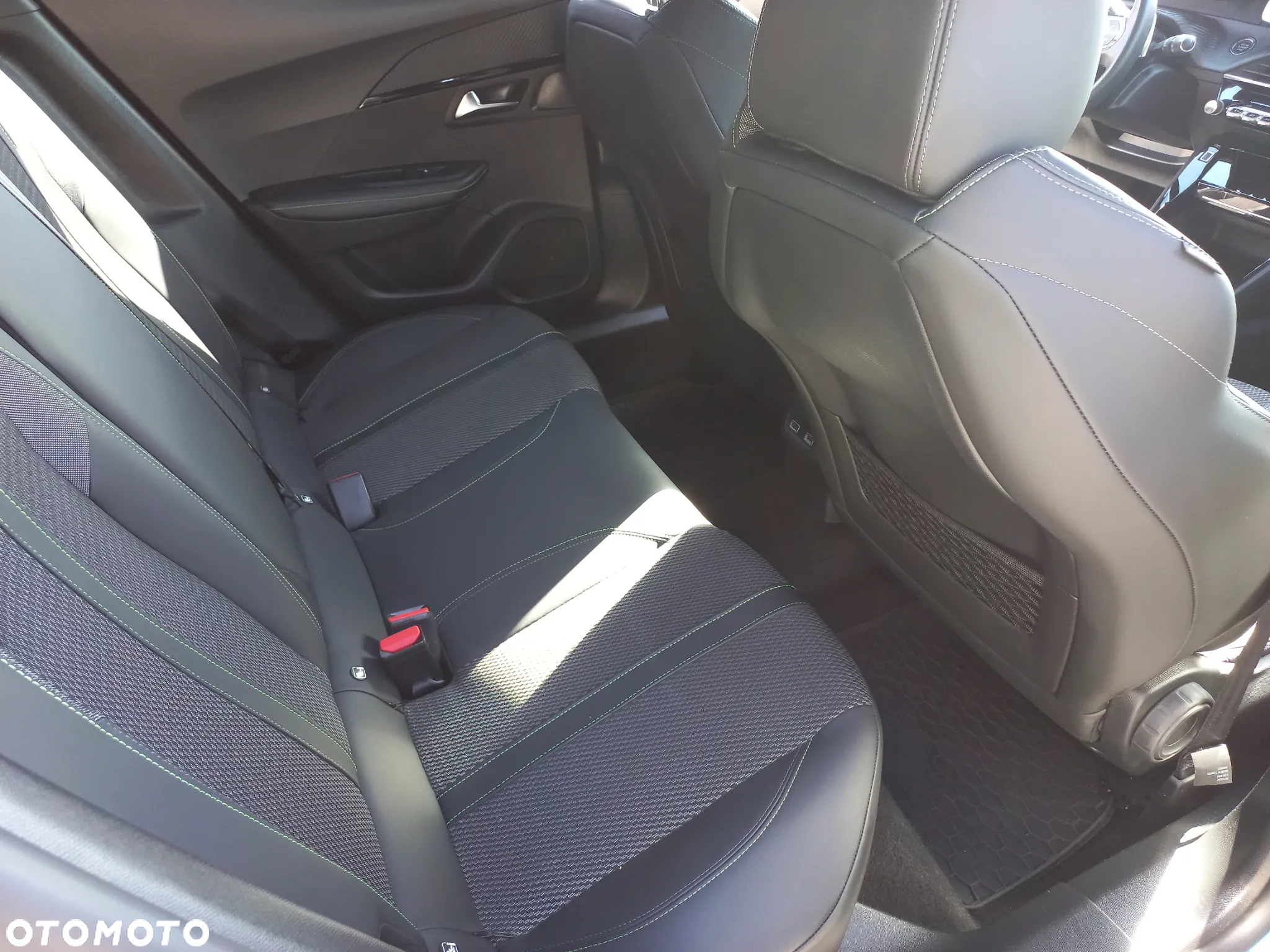 Peugeot 2008 1.2 PureTech GT S&S EAT8 - 12