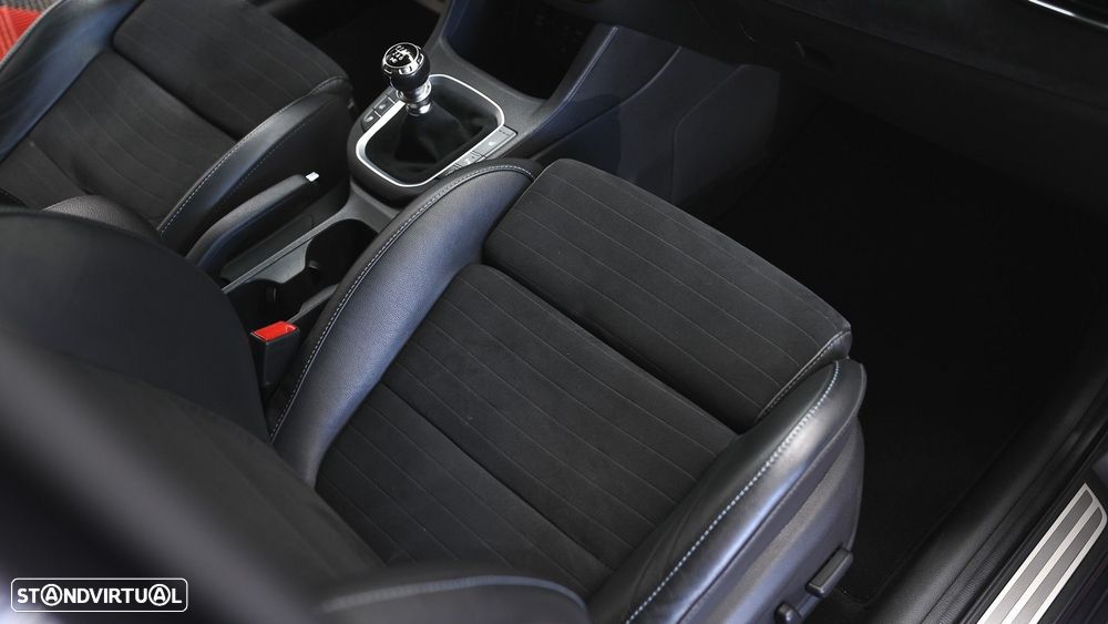 Hyundai i30 N 2.0 T-GDi Performance Pack - 43