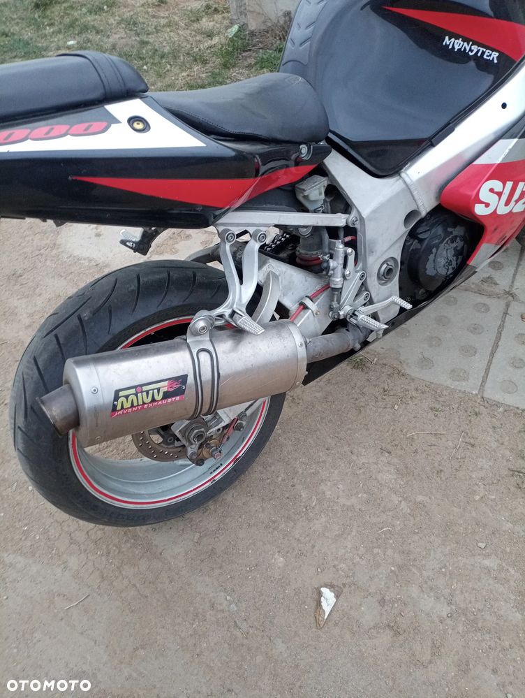 Suzuki GSX-R - 3