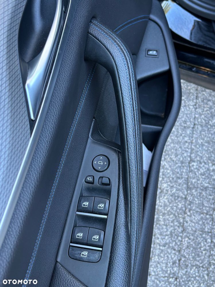 BMW Seria 5 520d M Sport - 35
