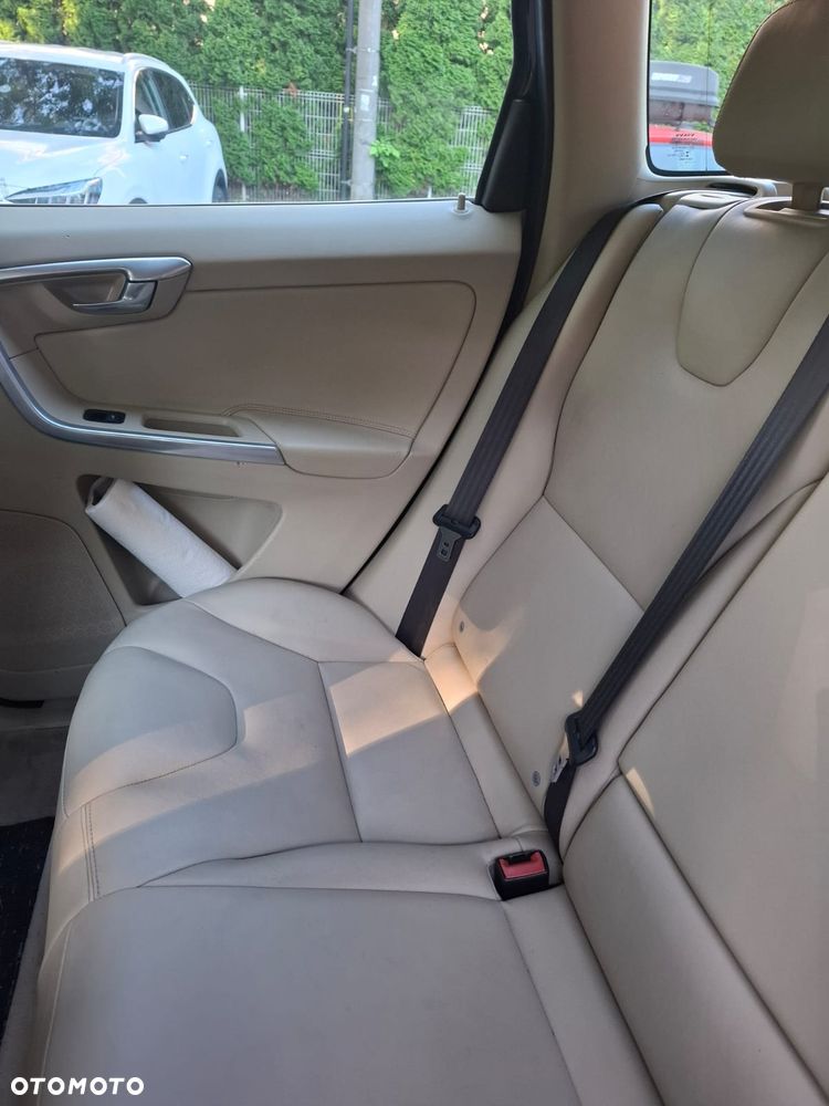 Volvo XC 60 - 8