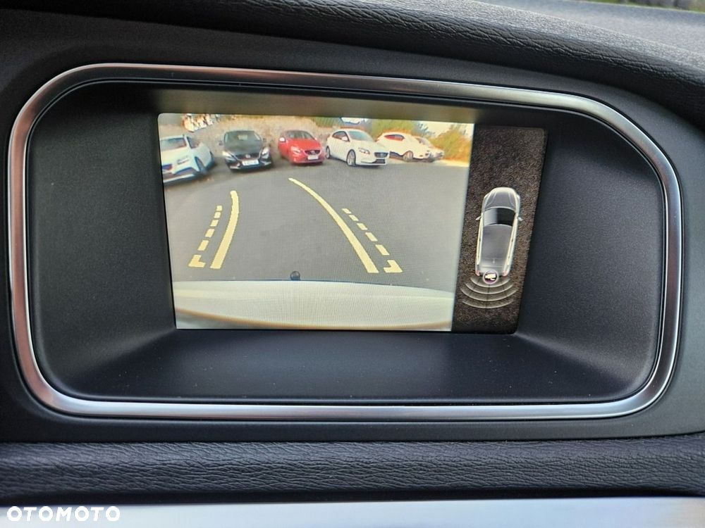 Volvo V40 D2 Momentum - 25