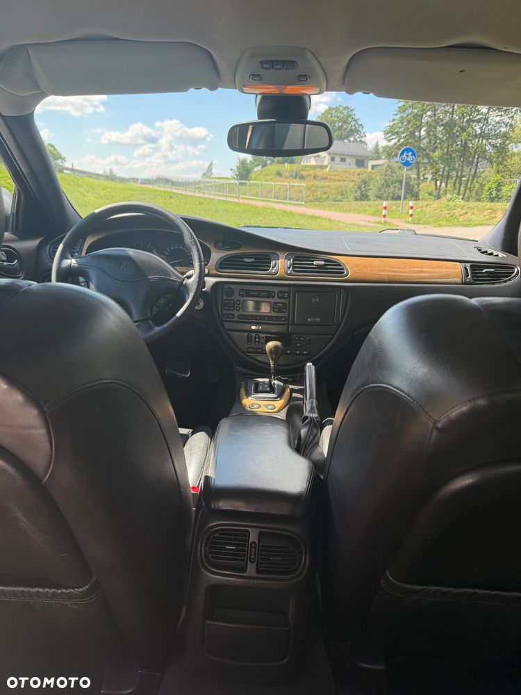 Jaguar S-Type - 18