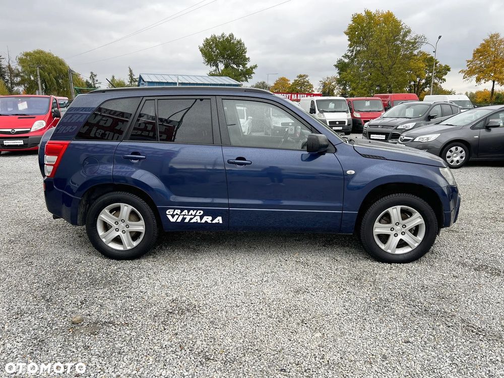 Suzuki Grand Vitara 2.0 - 7