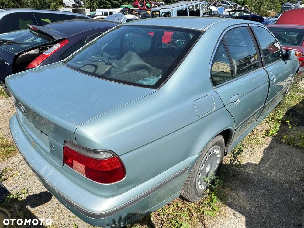 BMW E39 2.0 benzyna 150 KM 2000 r kolor:GLACIERGRUEN METALLIC- - 2