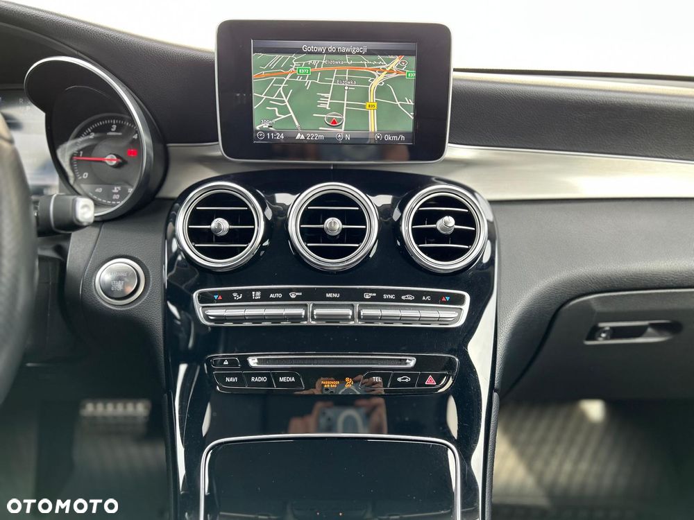 Mercedes-Benz GLC 220 d 4Matic 9G-TRONIC AMG Line - 23
