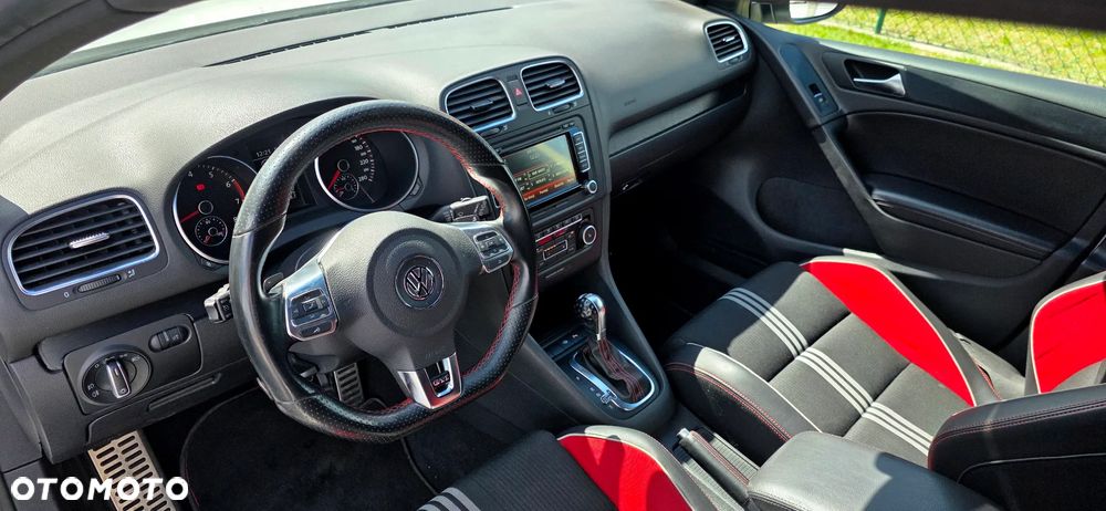 Volkswagen Golf 2.0 GTI DSG adidas - 12