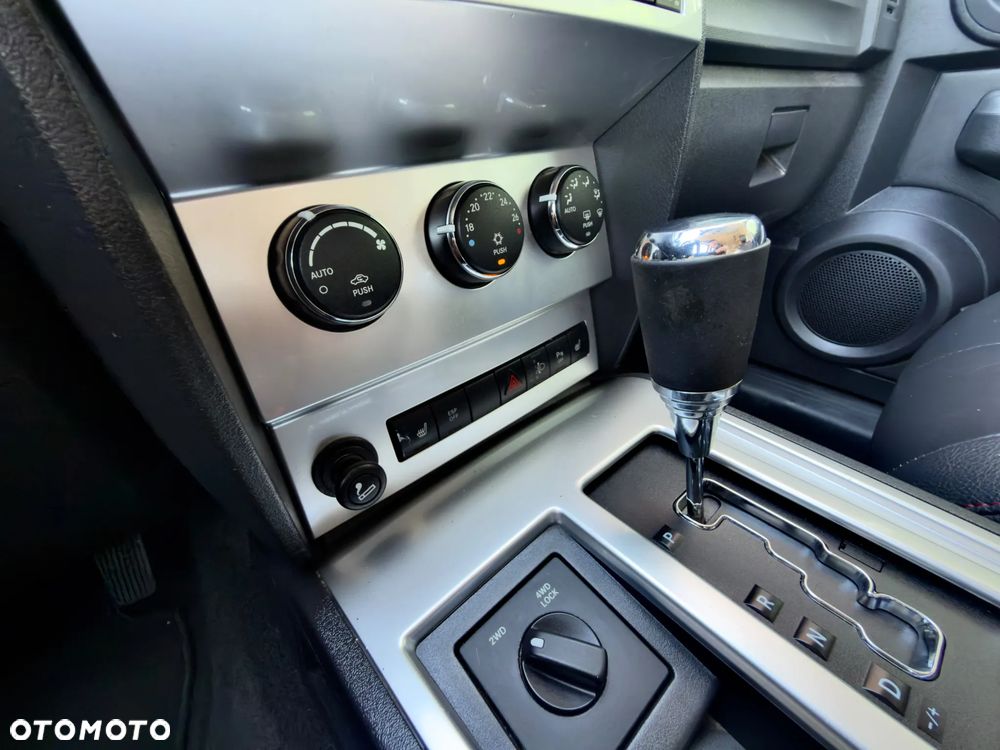 Dodge Nitro 2.8 CRD DPF Automatik R/T - 28