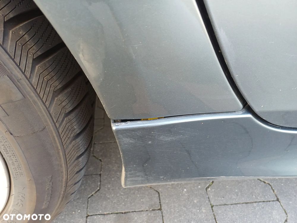 BMW Seria 5 520i - 37