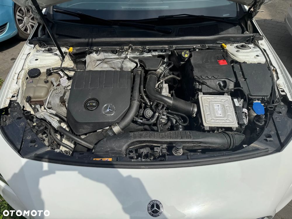 Mercedes-Benz CLA 200 AMG Line 7G-DCT - 32