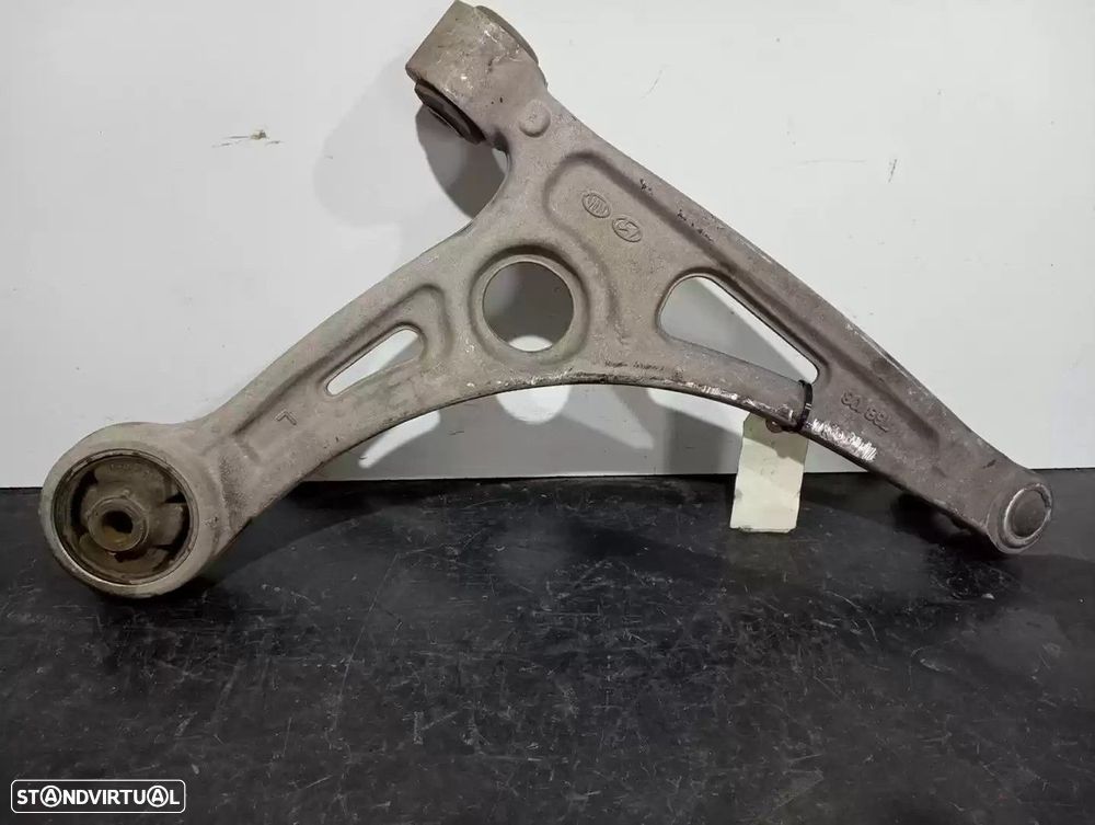 BRAÇO SUSPENSÃO INFERIOR FRONTAL ESQUERDO KIA NIRO 2016 -768106 - 2