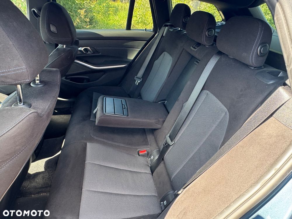 BMW Seria 3 320d xDrive MHEV Sport Line sport - 28