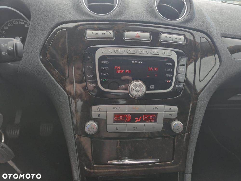 Ford Mondeo 2.0 Ghia Executive - 16