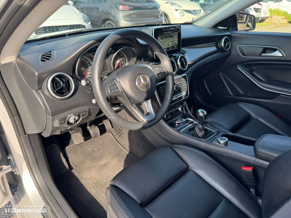 Mercedes-Benz CLA 180 d Shooting Brake - 8