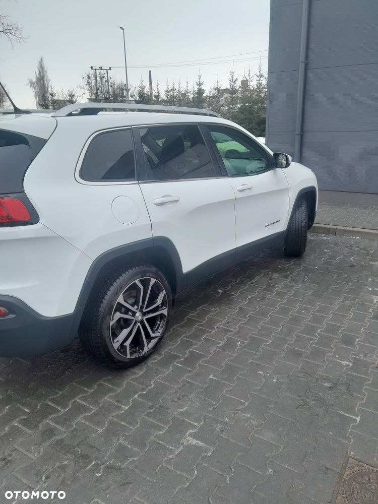 Jeep Cherokee - 1