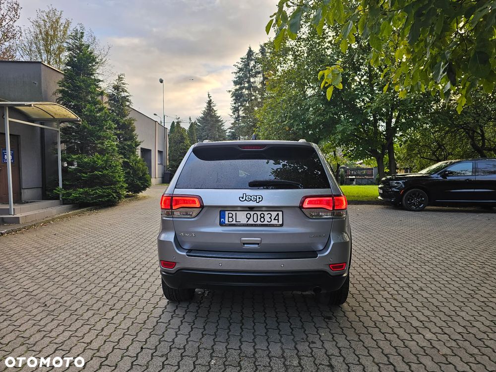 Jeep Grand Cherokee - 28