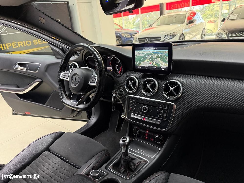 Mercedes-Benz A 180 AMG Line - 31