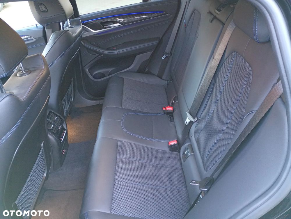 BMW X4 xM40i - 10