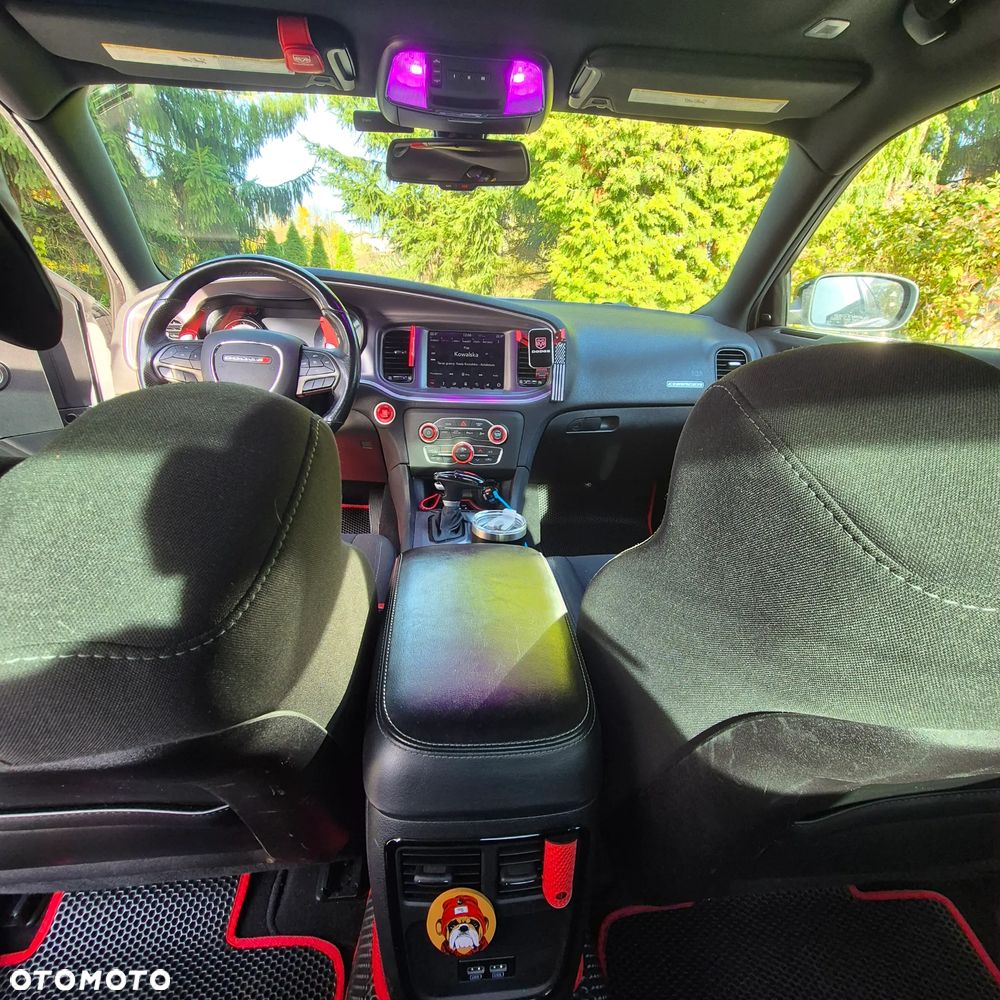 Dodge Charger 5.7 R/T - 8