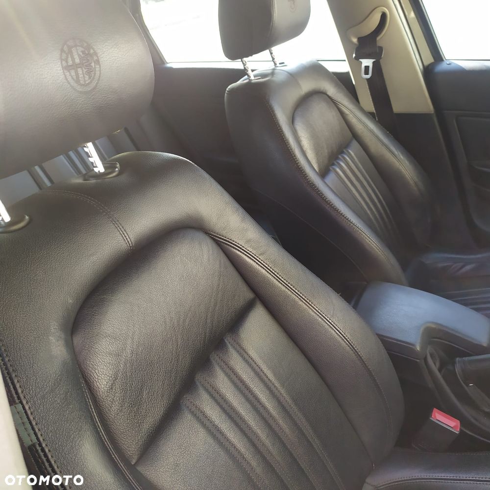 Alfa Romeo 159 1.9 JTDM 8V DPF Distinctive - 8