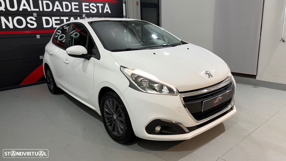 Peugeot 208 1.2 PureTech Signature - 4