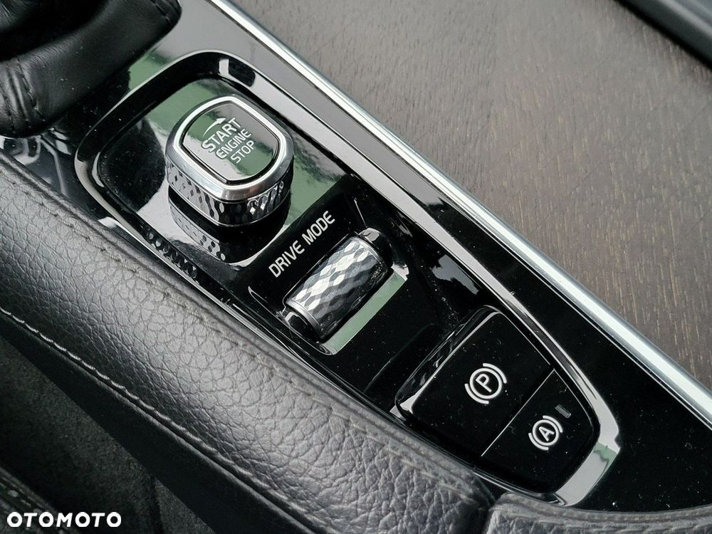 Volvo V90 Cross Country - 26