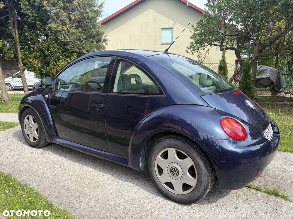 Volkswagen New Beetle - 1