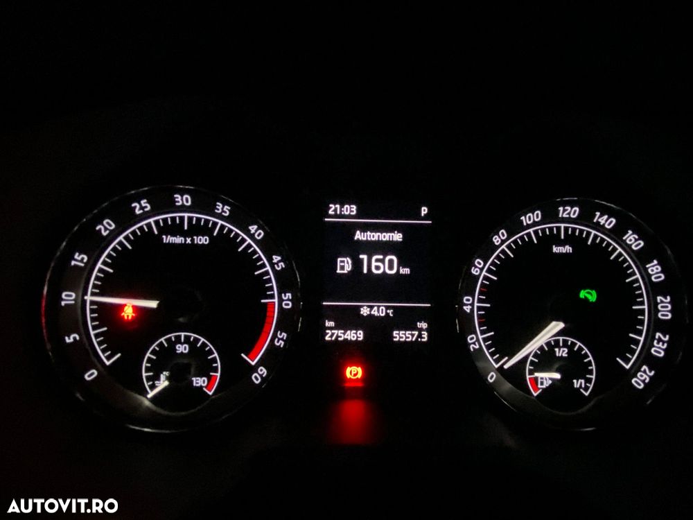 Skoda Octavia Combi 2.0 TDI DSG Style - 20