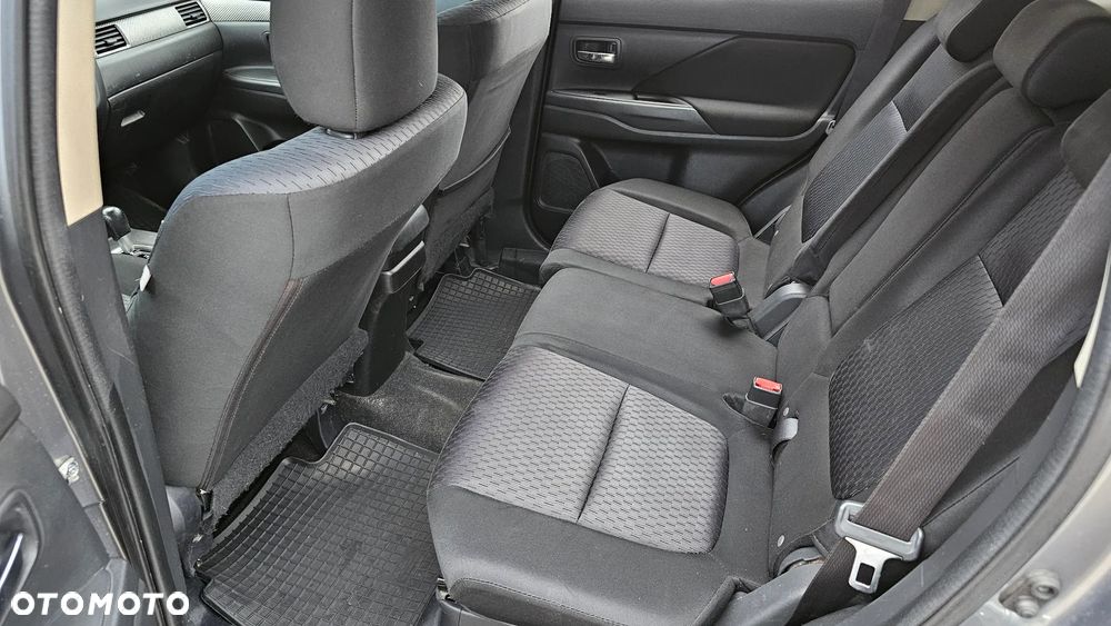 Mitsubishi Outlander 2.2 DID Intense + - 9