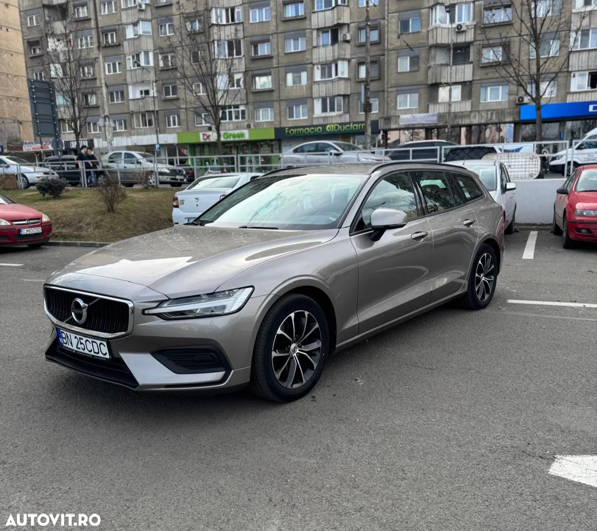 Volvo V60 B3 B DKG Momentum - 7