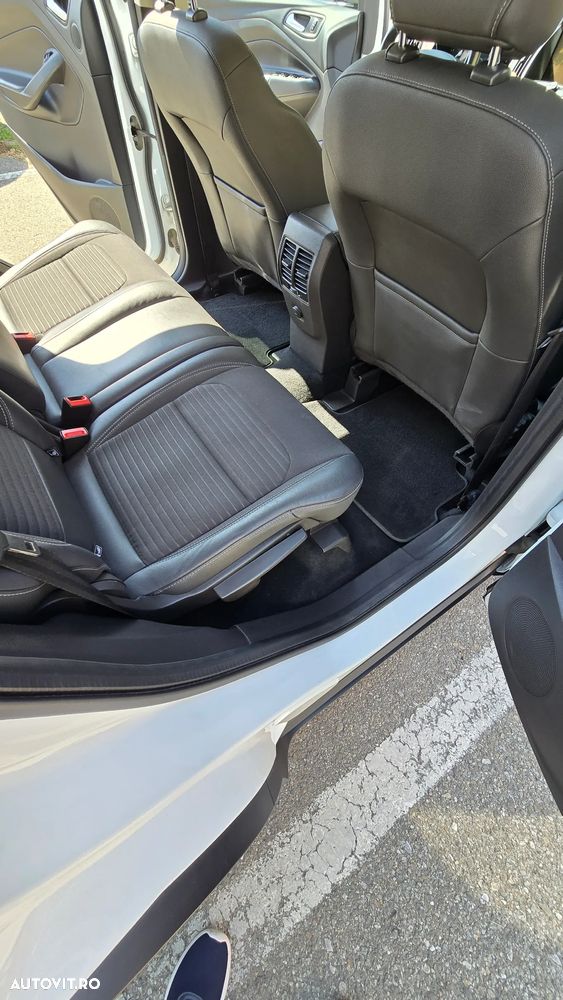 Ford Kuga 2.0 TDCi 4WD Powershift Titanium - 8