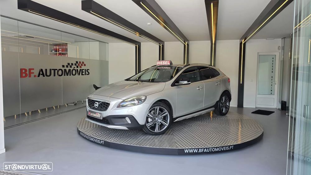 Volvo V40 Cross Country 1.6 D2 Summum - 3