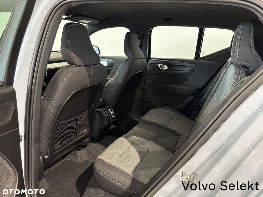 Volvo XC 40 - 25