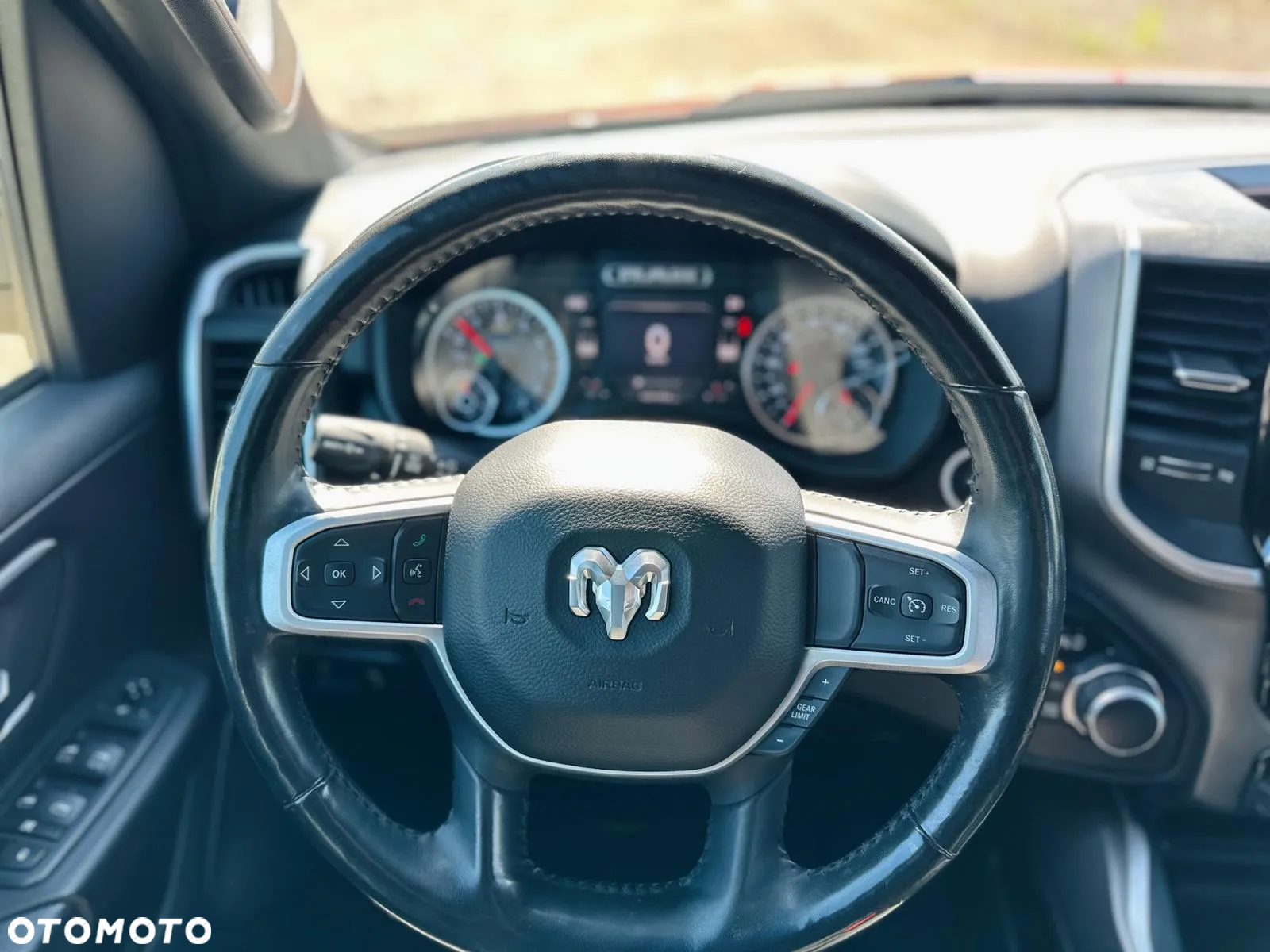 RAM 1500 - 24