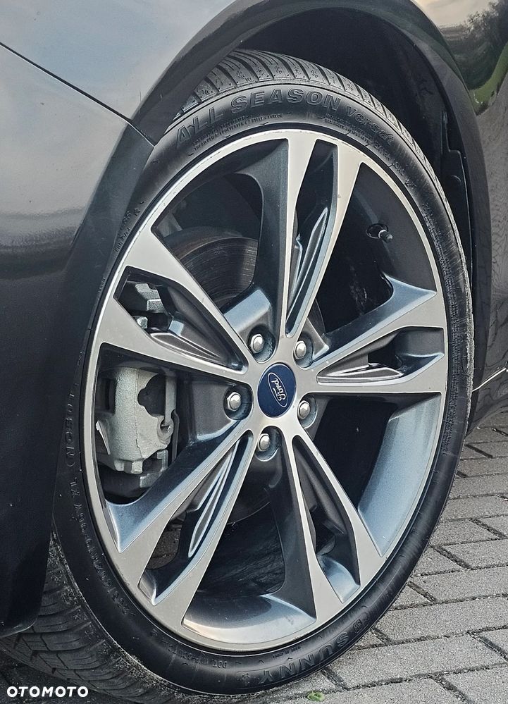 Ford Fusion - 12