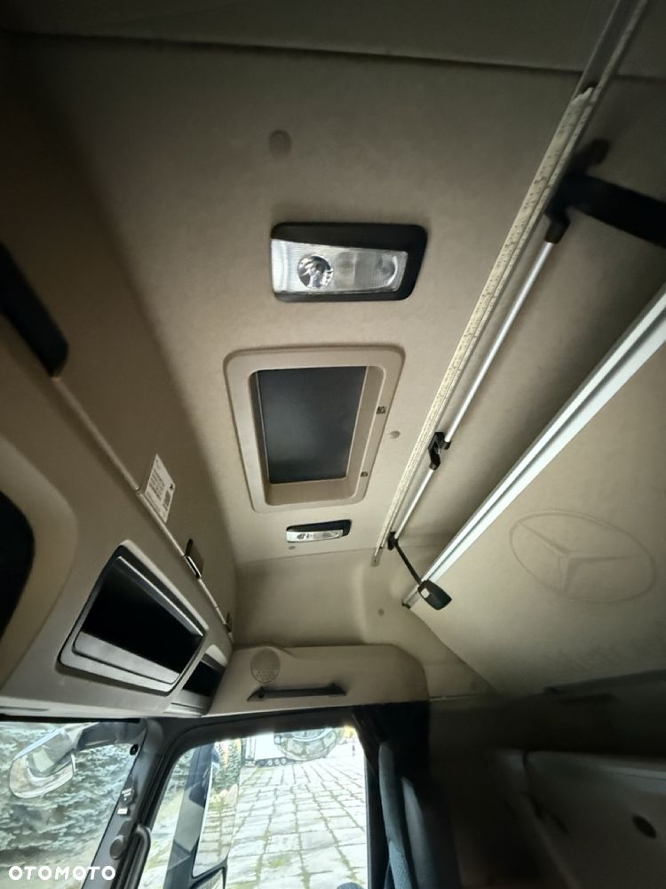 Mercedes-Benz ACTROS - 13