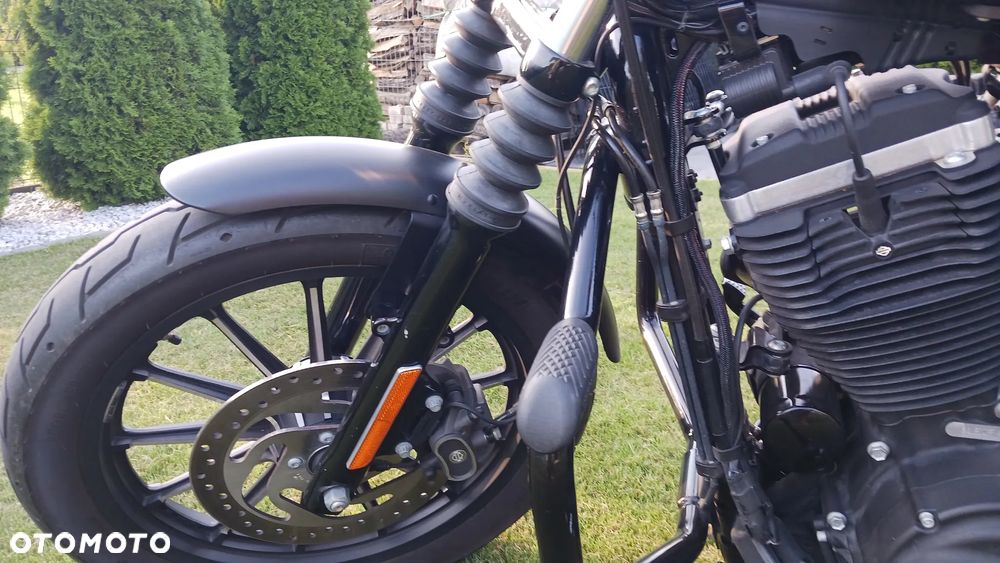 Harley-Davidson Sportster Iron 883 - 4